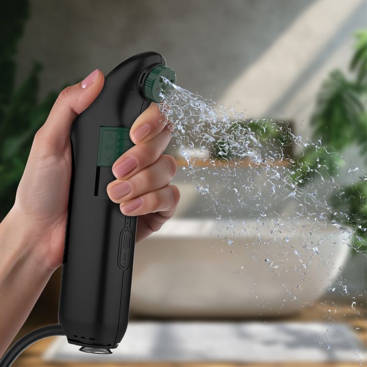 بيديت السفر المحمول من Green Lion برو بسعة خزان مياه 2.3 لتر، سرعتين لتدفق المياه، تدفق عمودي غير متقارب، مستوى مقاومة المياه IPX6، سعة بطارية 1600 مللي أمبير - أسود.