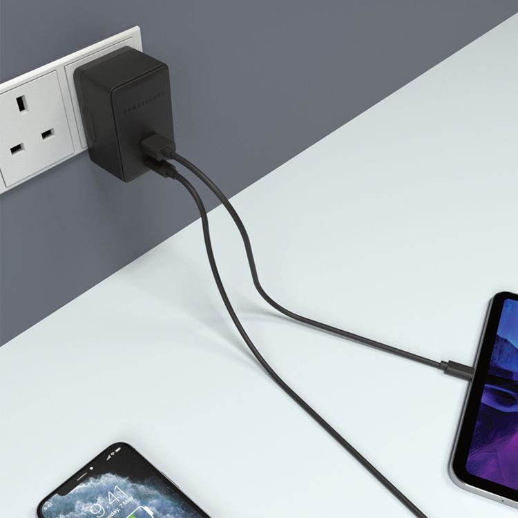 Powerology Ultra-Quick PD Charger with Simultaneous Charging, 36W Total Output, UK 3-Pin Plug, 0%-60% Charge in 35 Minutes, Fast Charging Support, PowerDash 3.0 - Black