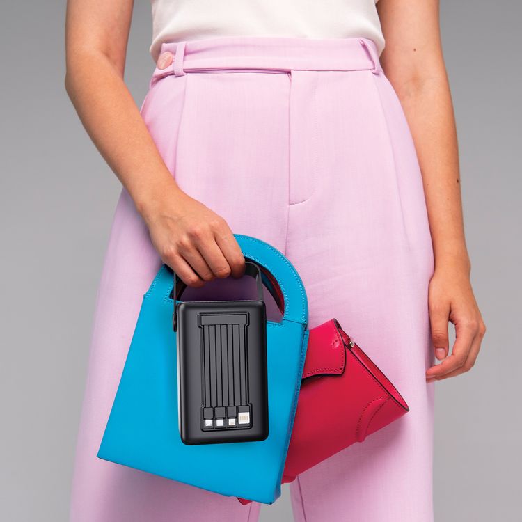 باور بانك بورودو لارا 80000 مللي أمبير/ساعة مع مصباح يدوي، مقبض محمول، PD 20 وات، شحن سريع، منفذين USB-A وUSB-C وMicro، 4 كابلات مدمجة، توافق عالمي - أسود