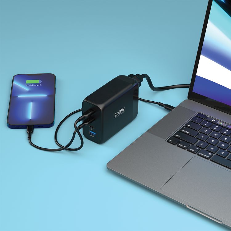 Powerology 200W GaN Smart Terminal with Simultaneous Charging, 100W PD Charging, 0% to 60% Charge in 35 Minutes, Built-in Safeguards, 60W USB-A Output - Black