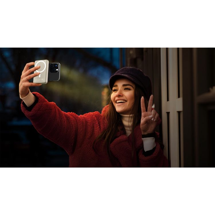 Levelo MagLight Portable Power Bank 8000mAh woth Rear & Selfie Fill Light, 20W Power Delivery, 3 Light Modes, Fast Charging Support, 15W Wireless Charging - Black 