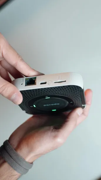 Porodo Home & Outdoor Portable Router in UAE | 10 Devices Connection Ability - Black / Gray | (PD4GCPMFBKGY)